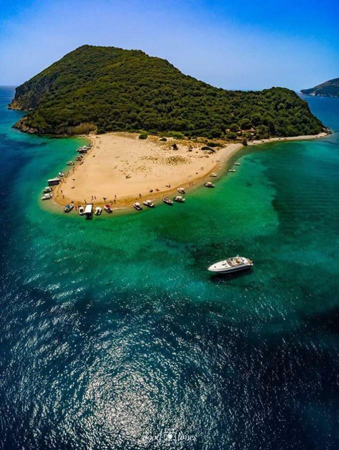 Villa Liberta Keri Bagian luar foto